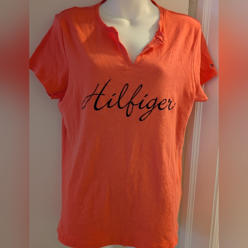 Hilfiger Women's Coral Top. Short Sleeve. Size XL. Slim Fit.